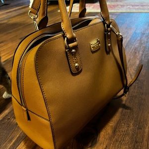 Michael kors Purse. Brown.